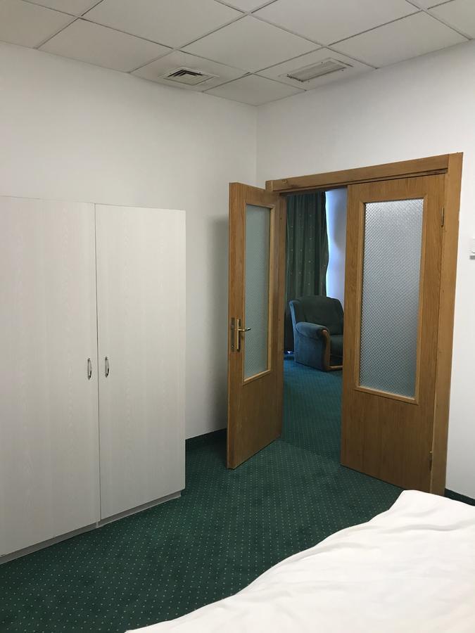 Apartament In Regim Hotelier Bacău Екстериор снимка