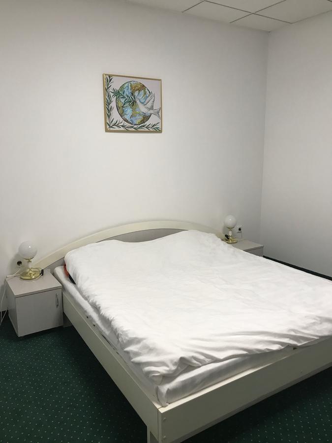 Apartament In Regim Hotelier Bacău Екстериор снимка