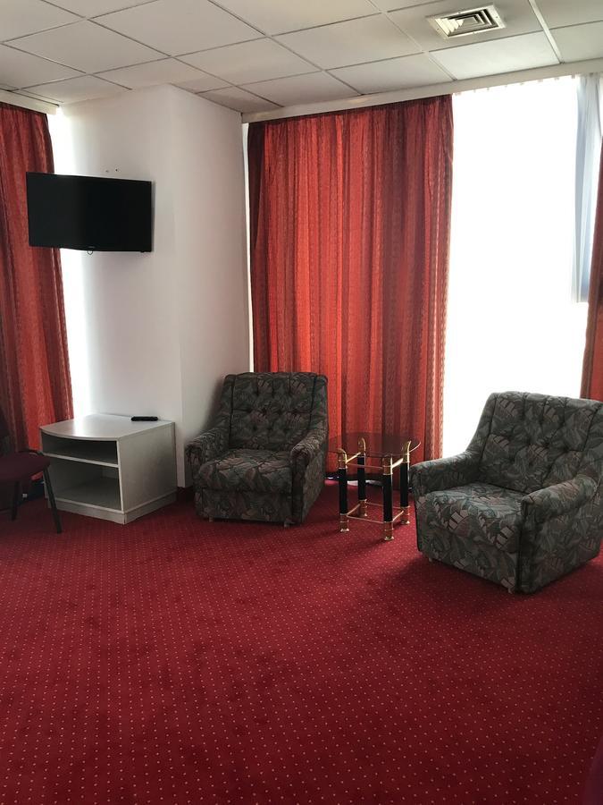 Apartament In Regim Hotelier Bacău Екстериор снимка