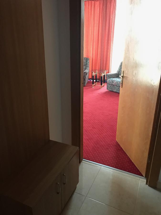 Apartament In Regim Hotelier Bacău Екстериор снимка