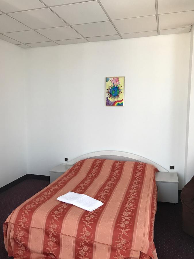 Apartament In Regim Hotelier Bacău Екстериор снимка