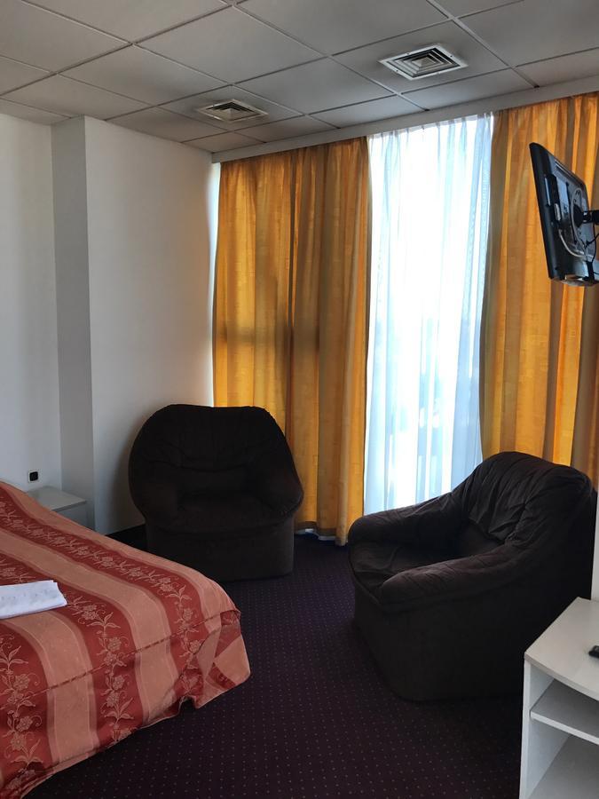 Apartament In Regim Hotelier Bacău Екстериор снимка